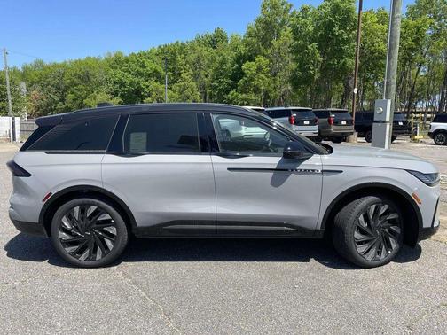 Gray Matter Metallic Clearcoat 2026 Lincoln Nautilus Reserve