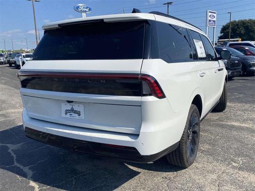 2025 Lincoln Navigator Reserve