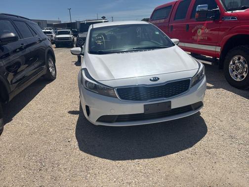 Snow White Pearl 2018 Kia Forte LX