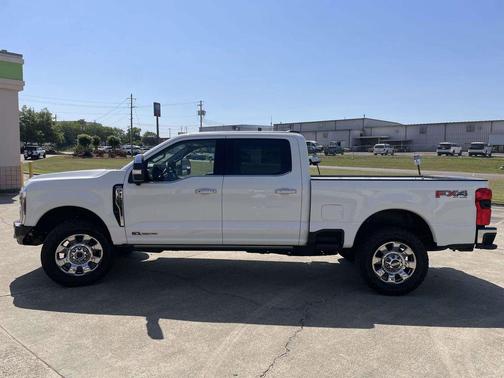 Star White Metallic Tri-Coat 2025 Ford F-350 Lariat