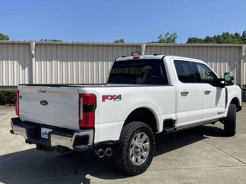 Star White Metallic Tri-Coat 2025 Ford F-350 Lariat