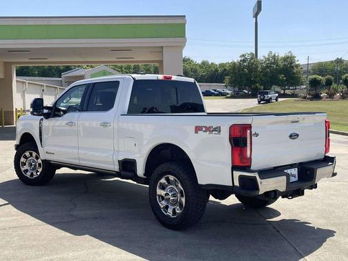 Star White Metallic Tri-Coat 2025 Ford F-350 Lariat