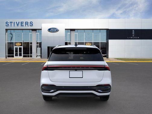 White Platinum Metallic Tri-Coat 2026 Lincoln Nautilus Reserve