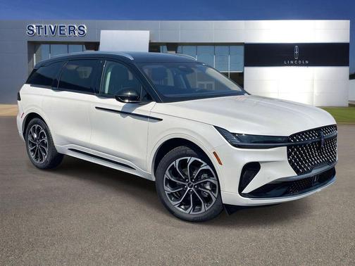 White Platinum Metallic Tri-Coat 2026 Lincoln Nautilus Reserve