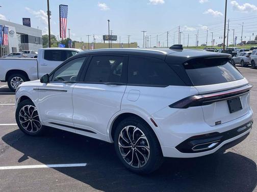 White Platinum Metallic Tri-Coat 2026 Lincoln Nautilus Reserve