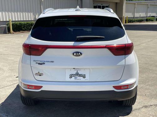 Clear White 2019 Kia Sportage LX