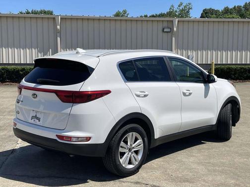 Clear White 2019 Kia Sportage LX