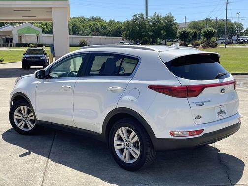 Clear White 2019 Kia Sportage LX
