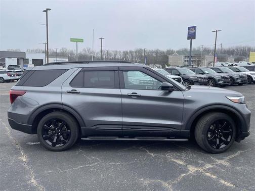 2023 Ford Explorer ST-Line