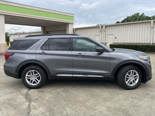 Carbonized Gray Metallic 2025 Ford Explorer Active