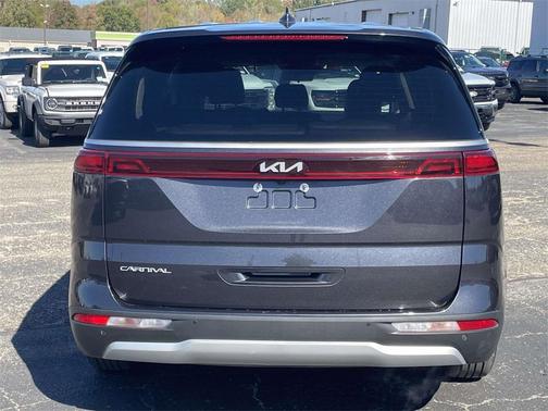 2024 Kia Carnival LX