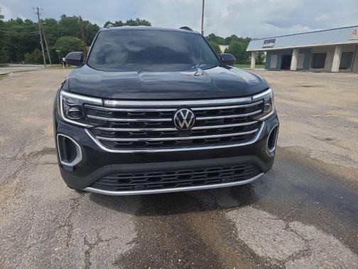 Deep Black Pearl 2024 Volkswagen Atlas 2.0T SE w/Technology