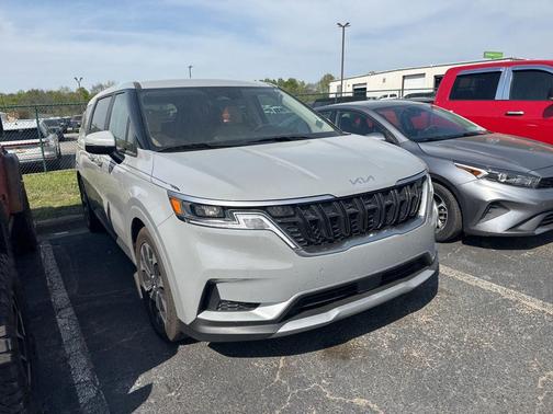 2024 Kia Carnival EX