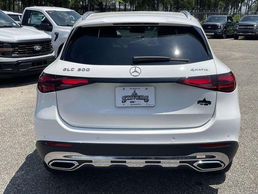 White 2024 Mercedes-Benz GLC 300 4MATIC