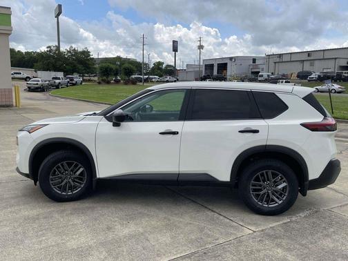 Glacier White 2023 Nissan Rogue S