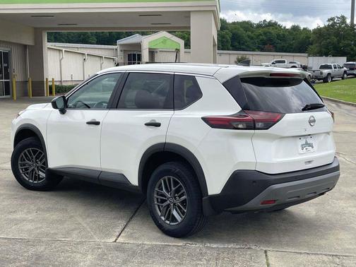 Glacier White 2023 Nissan Rogue S