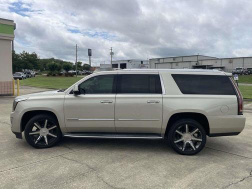 Silver Coast Metallic 2015 Cadillac Escalade ESV Luxury
