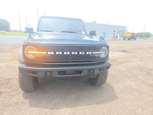 Shadow Black 2024 Ford Bronco Wildtrak