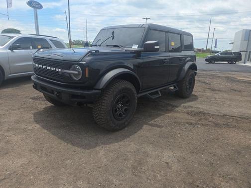 Shadow Black 2024 Ford Bronco Wildtrak