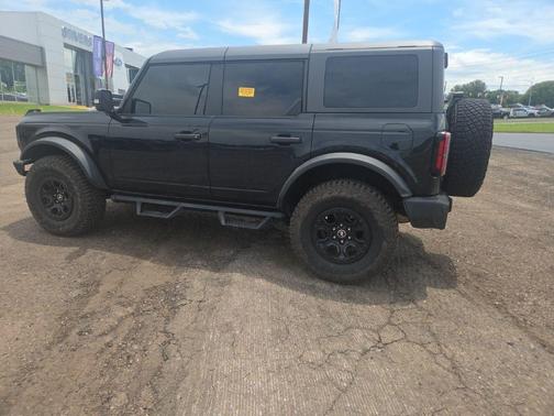 Shadow Black 2024 Ford Bronco Wildtrak
