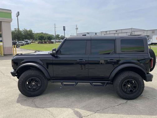 Shadow Black 2024 Ford Bronco Wildtrak