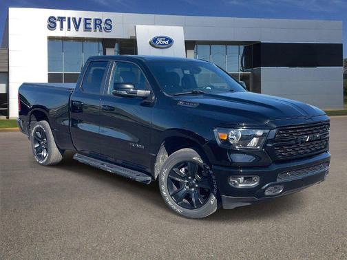 Diamond Black Crystal Pearlcoat 2024 RAM 1500 Big Horn/Lone Star
