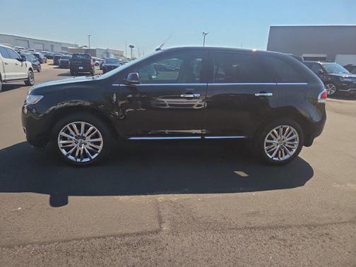 Tuxedo Black Metallic 2015 Lincoln MKX Base