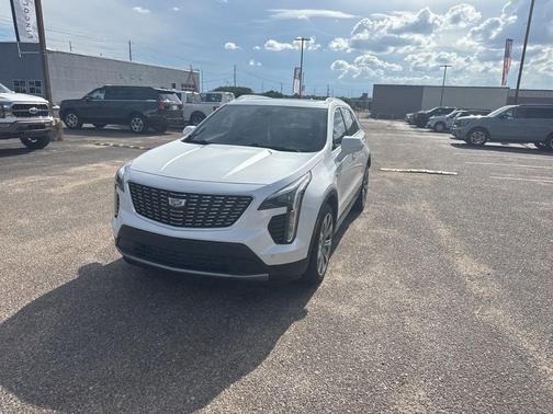 Crystal White Tricoat 2019 Cadillac XT4 Premium Luxury