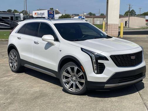 Crystal White Tricoat 2019 Cadillac XT4 Premium Luxury