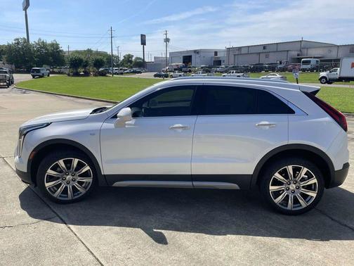 Crystal White Tricoat 2019 Cadillac XT4 Premium Luxury