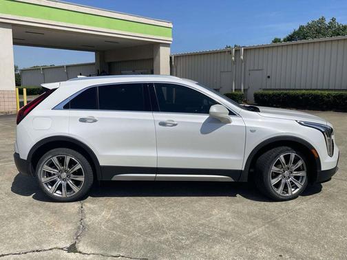 Crystal White Tricoat 2019 Cadillac XT4 Premium Luxury