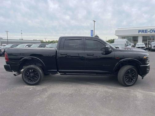 Diamond Black Crystal Pearlcoat 2025 RAM 2500 Limited Crew Cab 4x4 6'4' Box