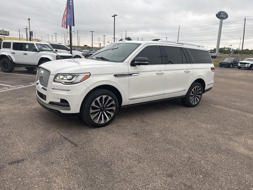Pristine White Metallic Tri-Coat 2024 Lincoln Navigator Reserve