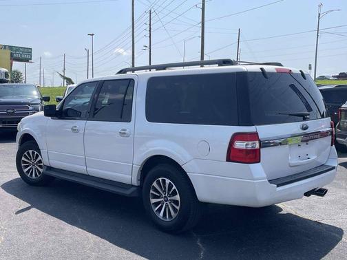 White Platinum Clearcoat Metallic 2017 Ford Expedition EL XLT