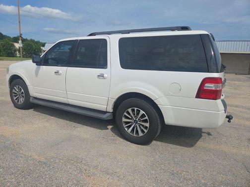 White Platinum Clearcoat Metallic 2017 Ford Expedition EL XLT