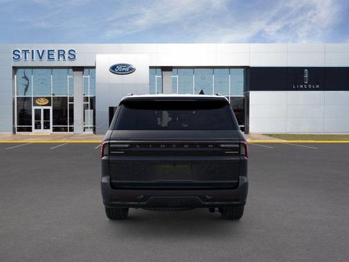 Infinite Black Metallic Clearcoat 2026 Lincoln Navigator Reserve