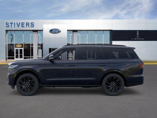 Infinite Black Metallic Clearcoat 2026 Lincoln Navigator Reserve