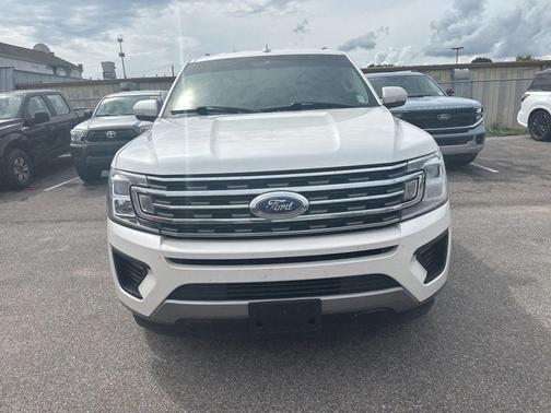 White Platinum Clearcoat Metallic 2019 Ford Expedition XLT