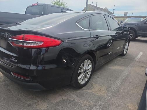 Black 2019 Ford Fusion Hybrid SE