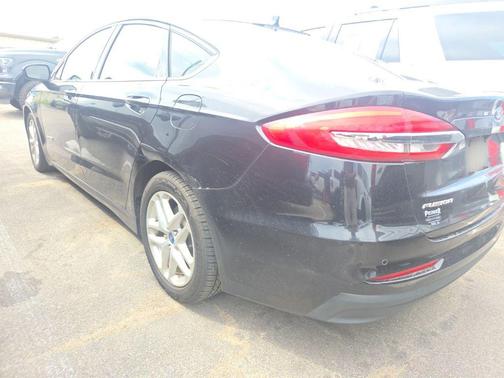 Black 2019 Ford Fusion Hybrid SE