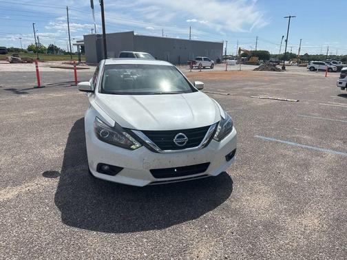 Pearl White 2016 Nissan Altima 2.5 SL