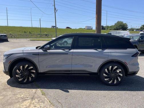 Gray Matter Metallic Clearcoat 2026 Lincoln Nautilus Reserve