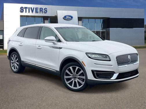 White Platinum Metallic Tri-Coat 2019 Lincoln Nautilus Select