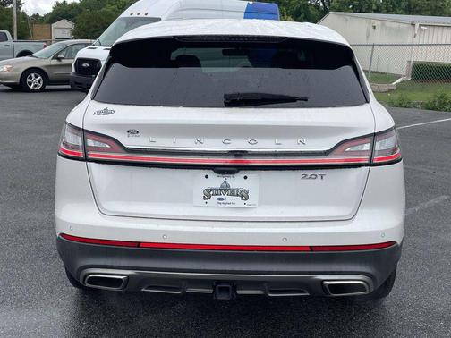 White Platinum Metallic Tri-Coat 2019 Lincoln Nautilus Select