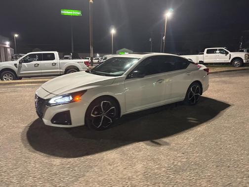 2023 Nissan Altima SR FWD