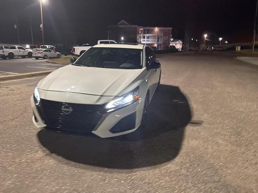 2023 Nissan Altima SR FWD