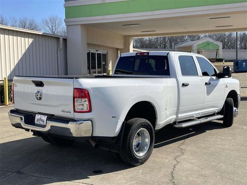 2024 RAM 3500 Tradesman Crew Cab 4x4 8' Box
