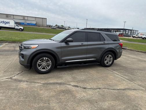 Carbonized Gray Metallic 2022 Ford Explorer XLT