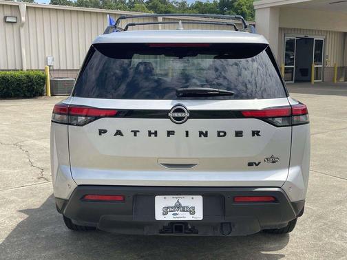Brilliant Silver Metallic 2024 Nissan Pathfinder SV FWD
