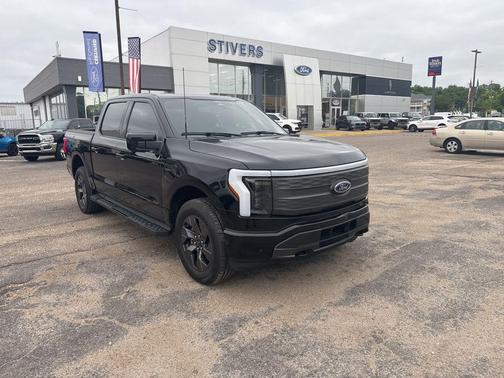 Agate Black Metallic 2022 Ford F-150 Lightning LARIAT